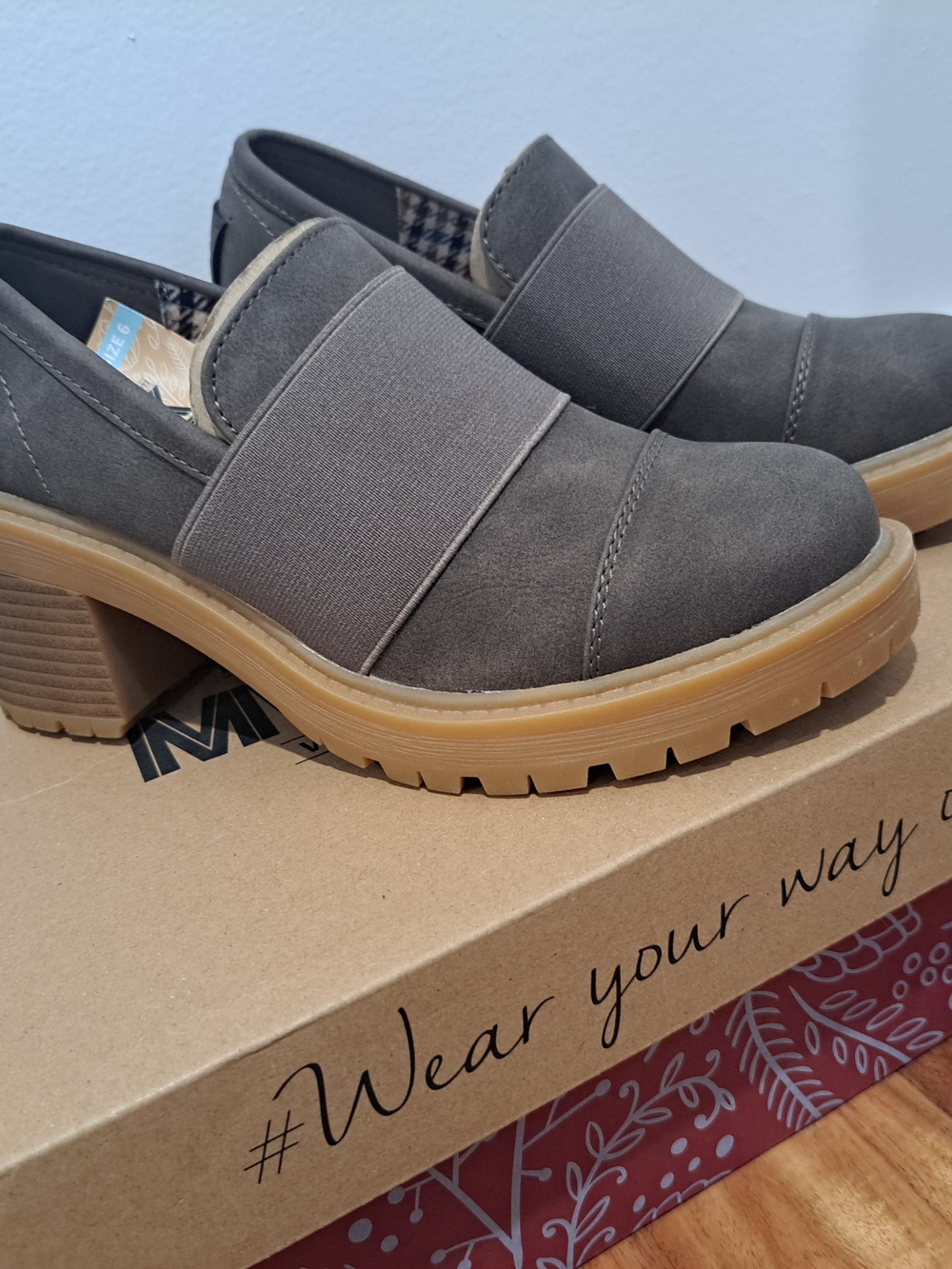 Muk Luks Gray Taupe Slip-On Block Heel Mules - Picture 2 of 4